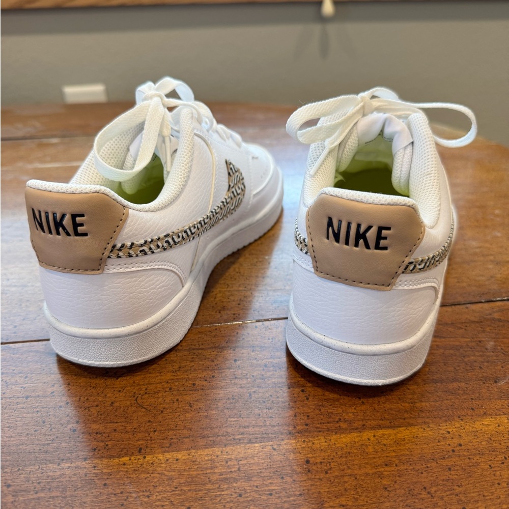 Nike Court Vision Low NU Air Force - Picture 3 of 6